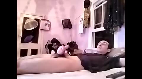 Aaron online show from February 24, 6:33 pm