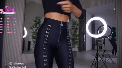 Snapshot of abbela_white chatting on February 25, 6:25 am Alexa online show from February 25, 6:25 am