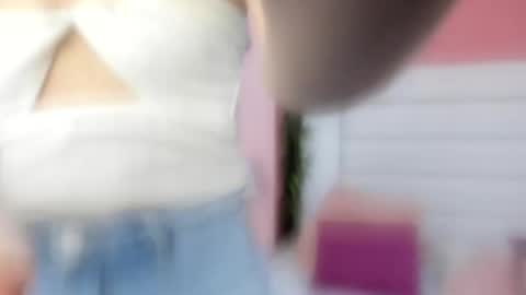 Snapshot of abbey_walker chatting on February 23, 2:51 am abbey_walker online show from February 23, 2:51 am