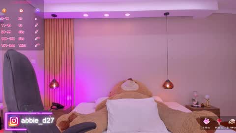 Abbie Edmond  online show from January 9, 4:18 am