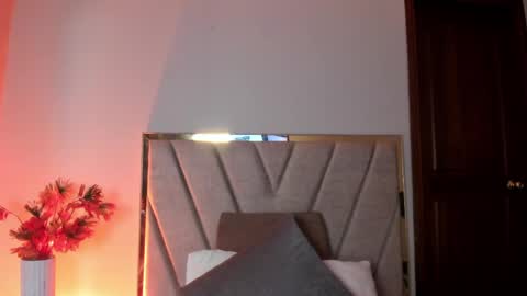 Abbie Joness online show from April 13, 11:36 am