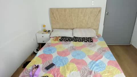 sara online show from December 14, 12:50 am