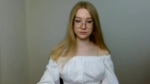 Abby Lovense is active online show from April 13, 11:14 am