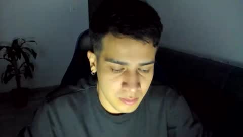 Independence model AbelAsburgo online show from November 14, 11:01 am