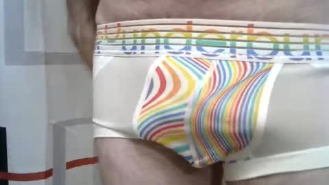 AbercrombieGuy22 online show from June 8, 4:35 am