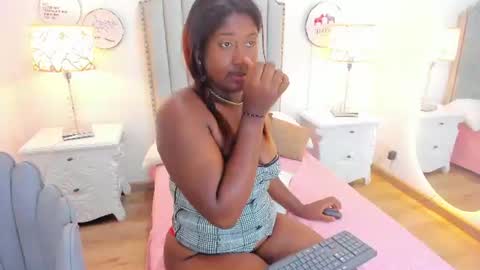 abril_castro_ online show from July 7, 8:13 pm