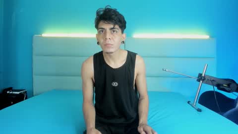 Abril and Julian online show from February 23, 11:56 am