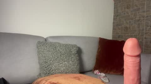 abrilsantosxo online show from March 11, 2:20 pm