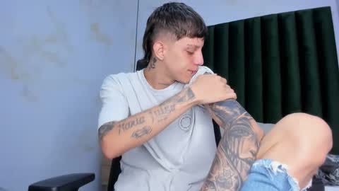 Snapshot of adam_hard_ chatting on December 4, 7:39 pm Adam online show from December 4, 7:39 pm