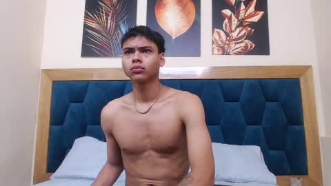 adam_piarse online show from May 29, 4:10 am