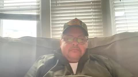 adamd215 online show from April 14, 2:53 pm