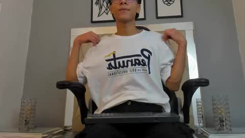 Adams Bobby online show from November 5, 11:56 am