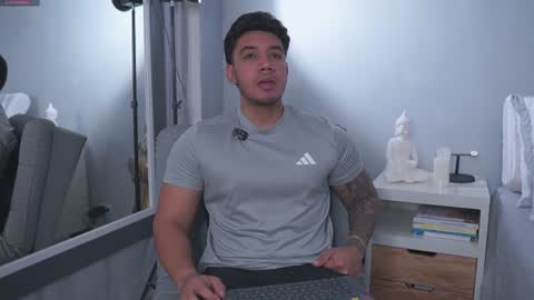 Adan Johns online show from June 16, 5:06 pm