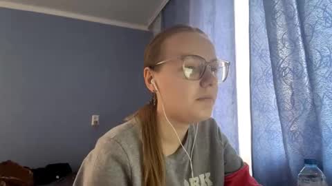 Emma online show from October 12, 8:29 am