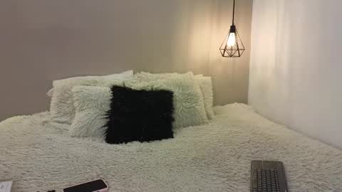 Andrea online show from March 7, 1:18 pm