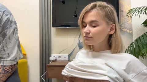 Adele Nick online show from November 2, 11:54 am