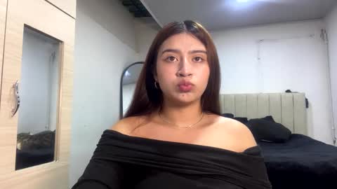Snapshot of adelein_foxxx chatting on October 14, 1:30 am adellein foxx online show from October 14, 1:30 am