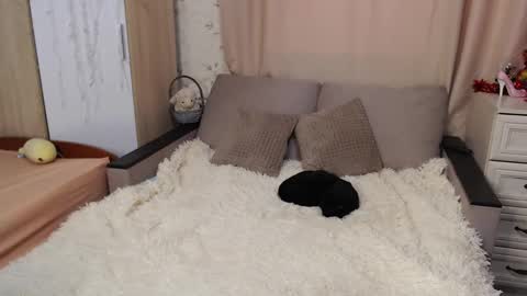 Lina online show from February 6, 11:20 am