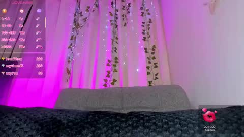 adelinaconte1 online show from January 16, 2:15 pm