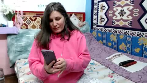 adelinemilf online show from February 18, 11:43 am