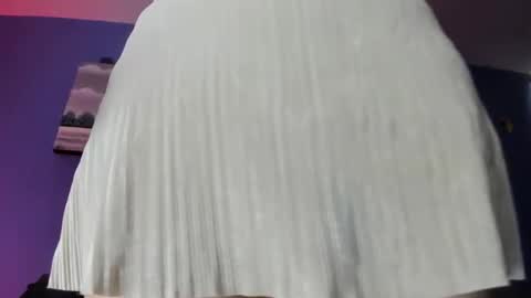 Adelle online show from February 5, 2:26 pm