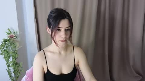 Adellyy online show from May 2, 9:59 am