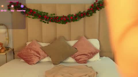 adoracortes online show from March 14, 5:22 am