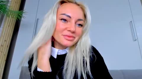 Snapshot of adriana_coy_ chatting on October 10, 4:02 pm Adriana online show from October 10, 4:02 pm