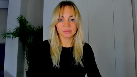 Adriana online show from April 3, 3:08 pm