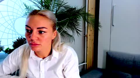 Snapshot of adriana_coy_ chatting on September 29, 7:07 am Adriana online show from September 29, 7:07 am