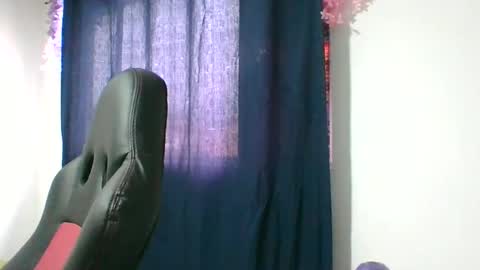 adrianagogo18 online show from September 23, 9:32 pm