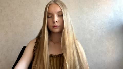Caroline online show from August 4, 3:19 pm