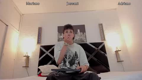 Snapshot of adriano_bigcock chatting on October 13, 2:35 am Adrian online show from October 13, 2:35 am