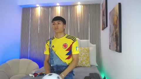 adrianstark_ online show from June 27, 12:44 pm