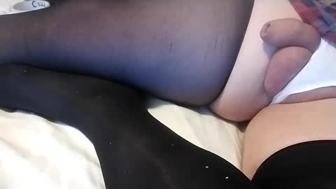 Snapshot of ads008 chatting on September 25, 9:16 am ads008 online show from September 25, 9:16 am