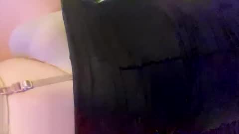 Snapshot of ads008 chatting on September 19, 8:29 am ads008 online show from September 19, 8:29 am