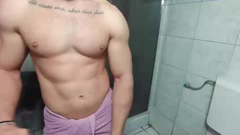 Snapshot of advp69 chatting on December 19, 8:56 am Mrrfitt online show from December 19, 8:56 am