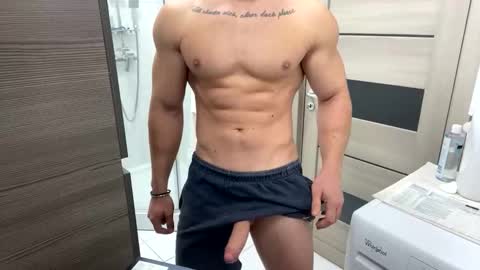 Snapshot of advp69 chatting on October 2, 11:09 am Mrrfitt online show from October 2, 11:09 am