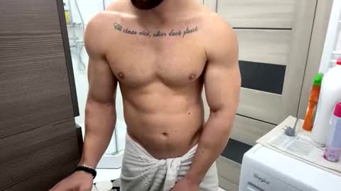 Snapshot of advp69 chatting on October 29, 1:35 pm Mrrfitt online show from October 29, 1:35 pm