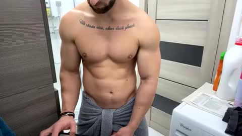 Snapshot of advp69 chatting on October 24, 12:39 pm Mrrfitt online show from October 24, 12:39 pm