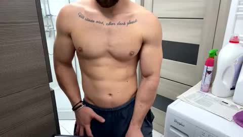 Snapshot of advp69 chatting on October 15, 11:22 am Mrrfitt online show from October 15, 11:22 am