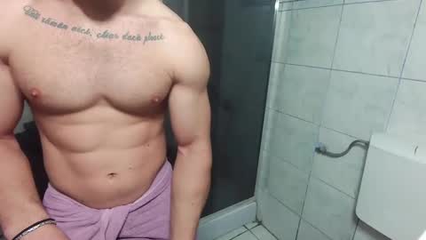 Snapshot of advp69 chatting on December 21, 7:45 am Mrrfitt online show from December 21, 7:45 am