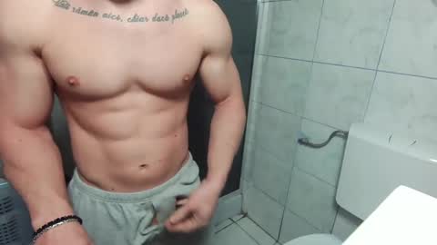 Snapshot of advp69 chatting on February 6, 9:00 am Mrrfitt online show from February 6, 9:00 am