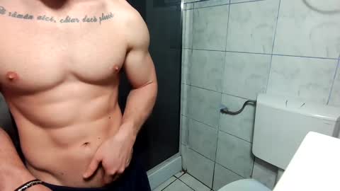 Snapshot of advp69 chatting on March 11, 7:35 am Mrrfitt online show from March 11, 7:35 am