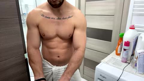 Snapshot of advp69 chatting on October 20, 9:47 am Mrrfitt online show from October 20, 9:47 am