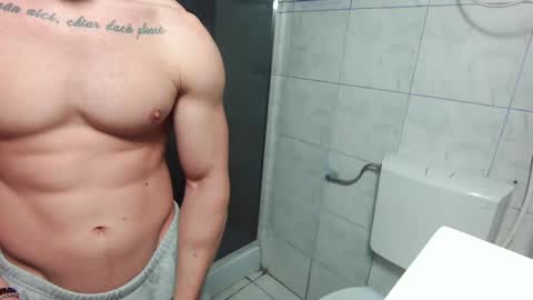 Snapshot of advp69 chatting on January 16, 11:48 am Mrrfitt online show from January 16, 11:48 am