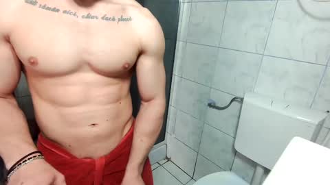 Snapshot of advp69 chatting on March 5, 10:33 am Mrrfitt online show from March 5, 10:33 am