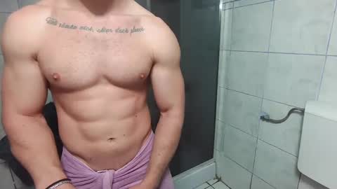 Snapshot of advp69 chatting on December 21, 1:10 pm Mrrfitt online show from December 21, 1:10 pm