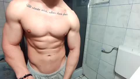 Snapshot of advp69 chatting on February 24, 10:59 am Mrrfitt online show from February 24, 10:59 am