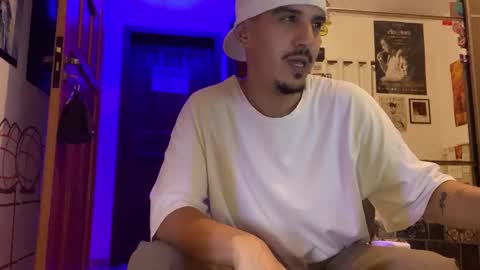 Luci online show from November 30, 4:08 am